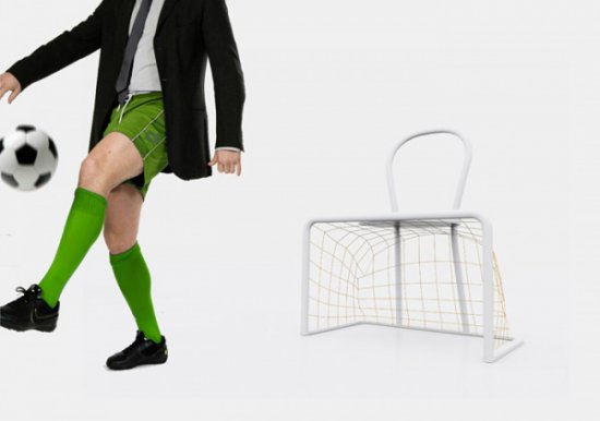 Футбол: стул для игры