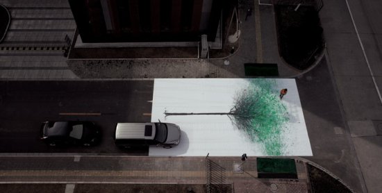 Пешеходы «пролили цвет» на экологическую ситуацию