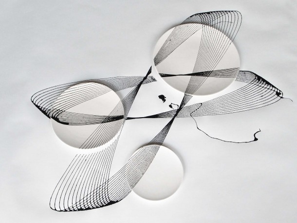 Oscillation-plates-top-view-David-Derksen-Design