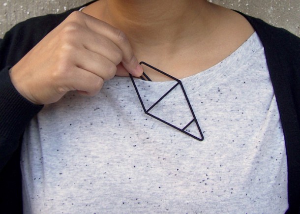 LessIs-3D-printed-jewellery-by-Maria-Jennifer-Carew-clips-onto-garments_dezeen_ss5